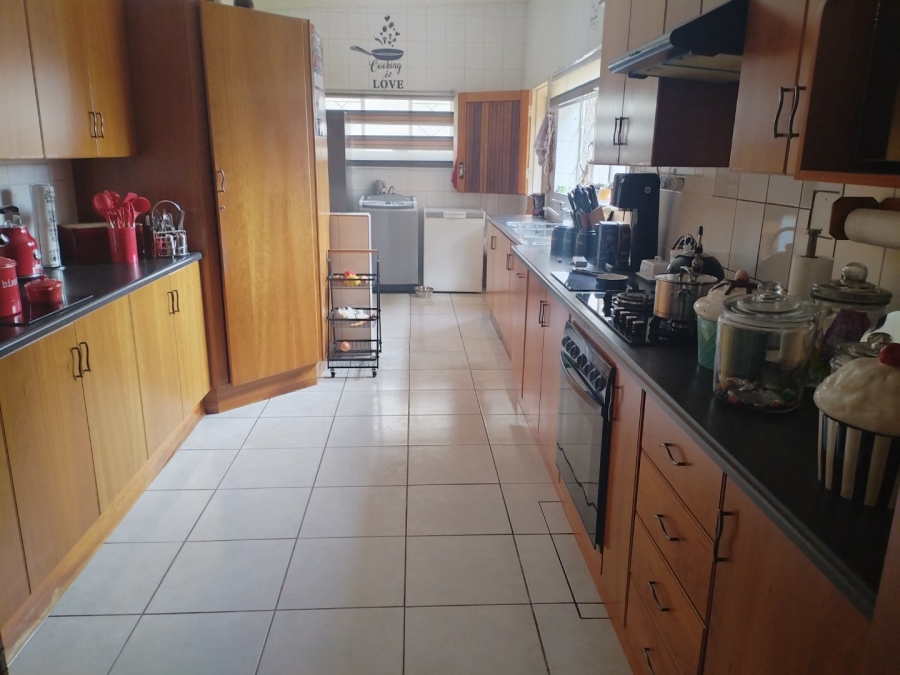 4 Bedroom Property for Sale in Strubenvale Gauteng