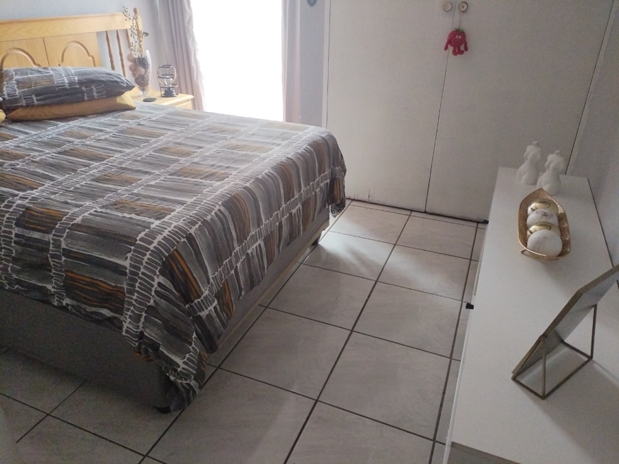 4 Bedroom Property for Sale in Strubenvale Gauteng