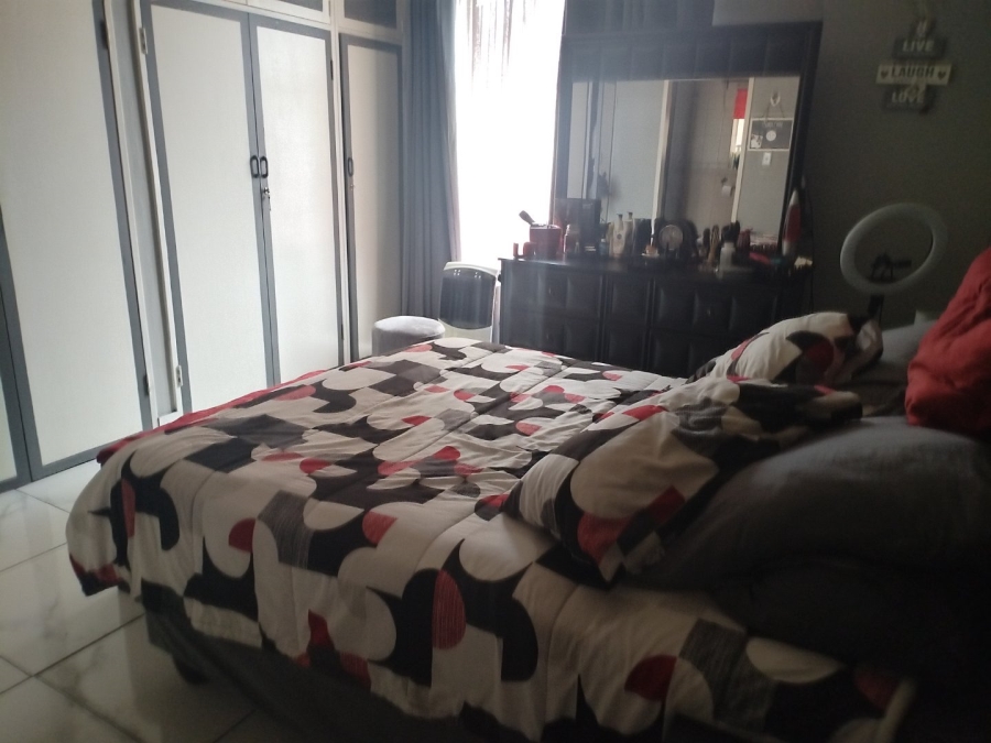 4 Bedroom Property for Sale in Strubenvale Gauteng