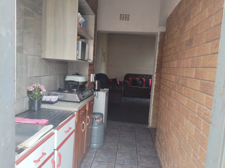 4 Bedroom Property for Sale in Strubenvale Gauteng
