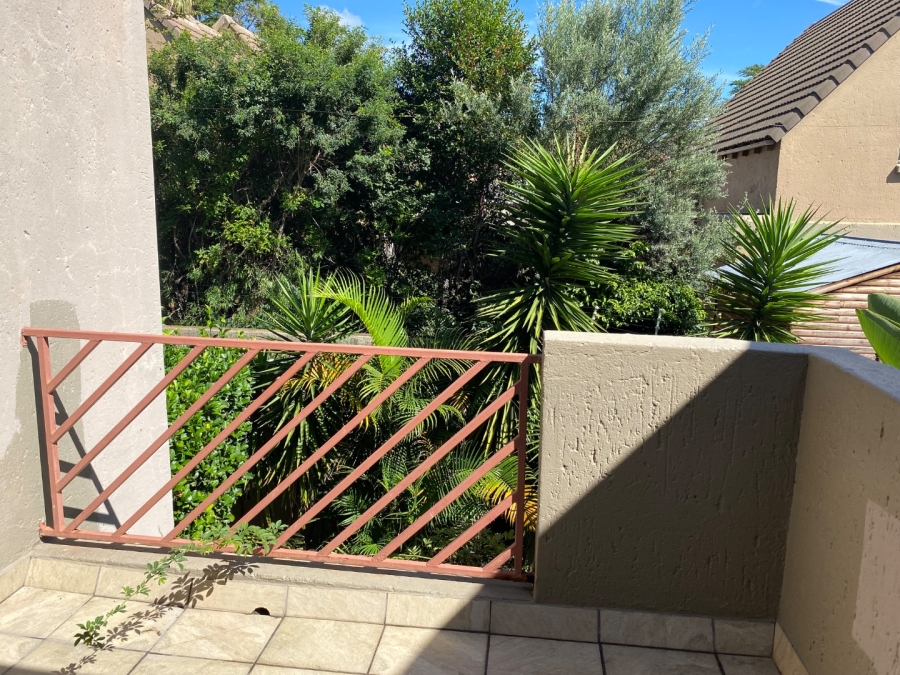  Bedroom Property for Sale in Bromhof Gauteng