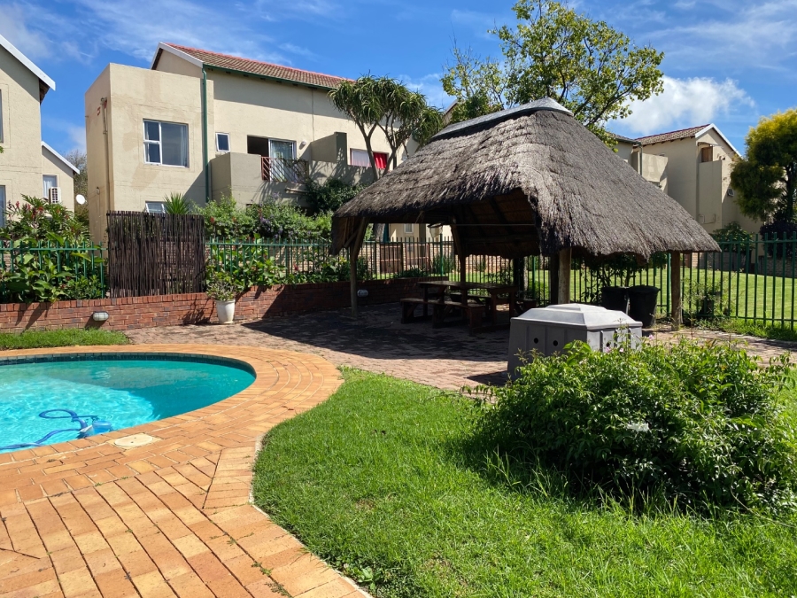  Bedroom Property for Sale in Bromhof Gauteng
