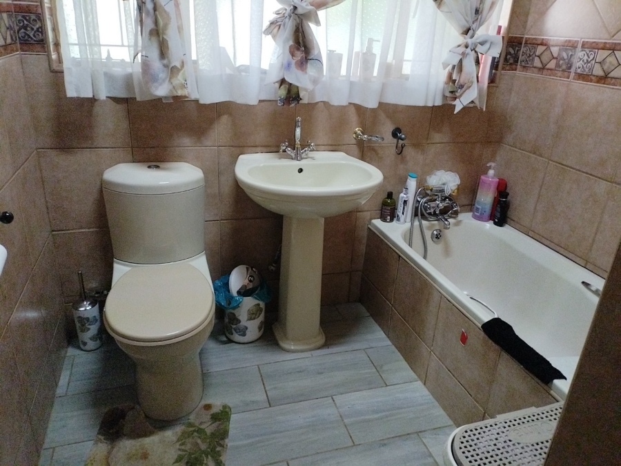 3 Bedroom Property for Sale in Edelweiss Gauteng