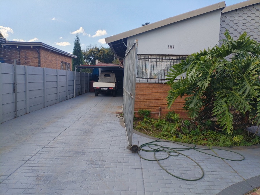3 Bedroom Property for Sale in Selcourt Gauteng
