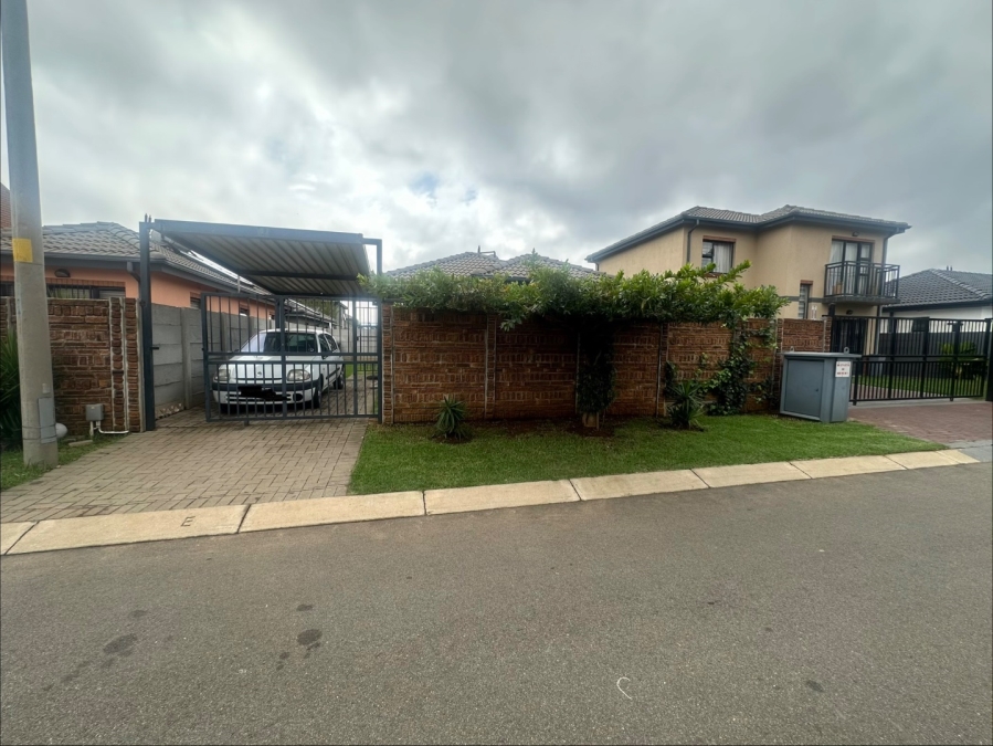 3 Bedroom Property for Sale in Albertsdal Gauteng