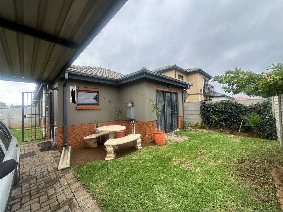 3 Bedroom Property for Sale in Albertsdal Gauteng