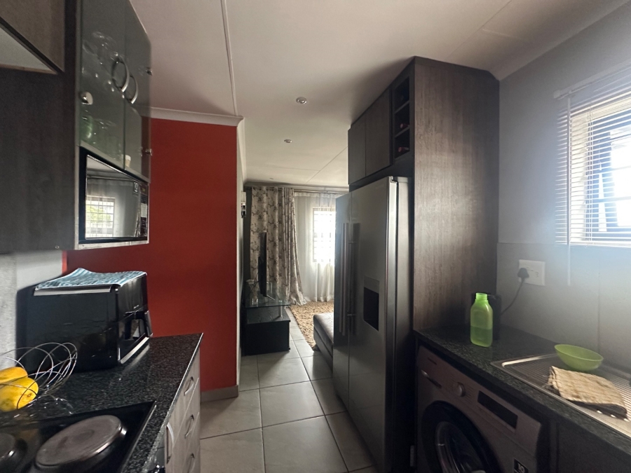 3 Bedroom Property for Sale in Albertsdal Gauteng