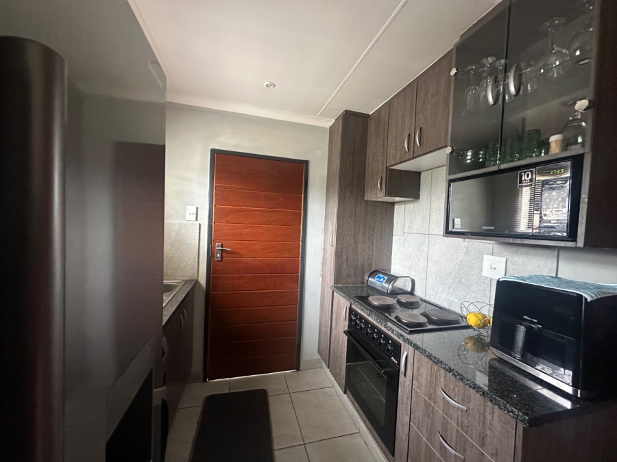 3 Bedroom Property for Sale in Albertsdal Gauteng