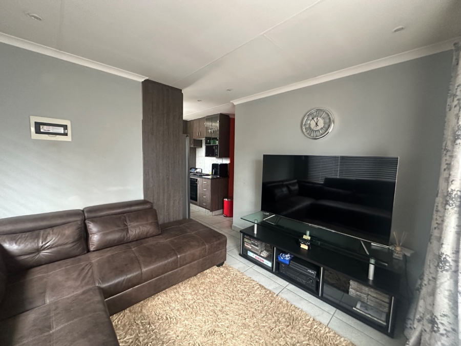 3 Bedroom Property for Sale in Albertsdal Gauteng