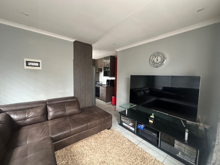 3 Bedroom Property for Sale in Albertsdal Gauteng