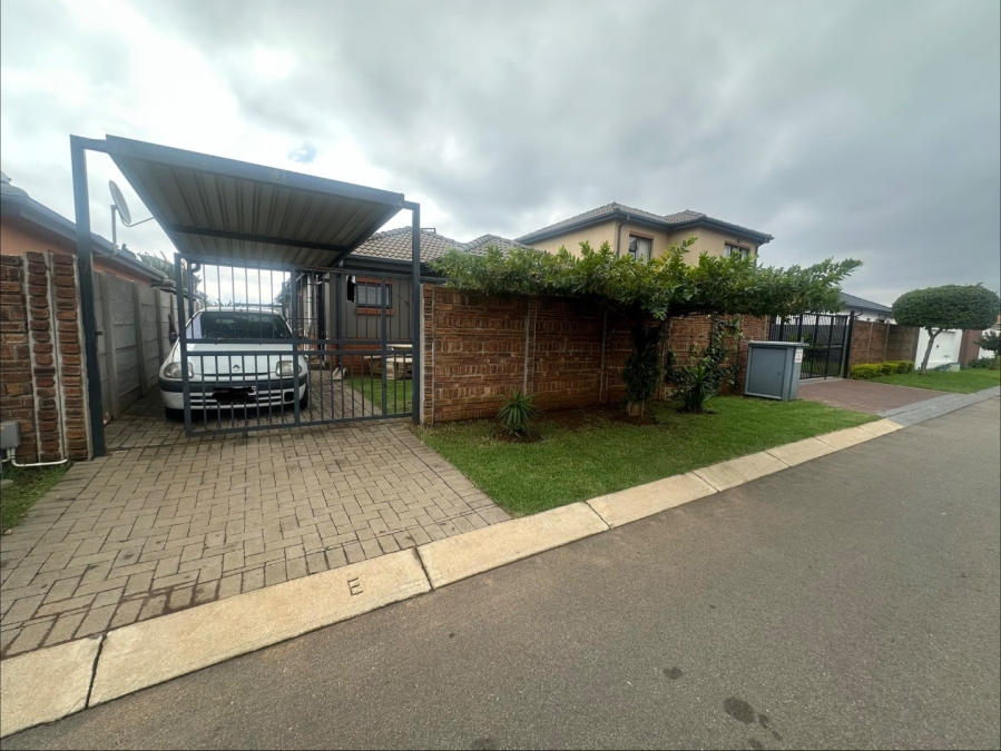 3 Bedroom Property for Sale in Albertsdal Gauteng