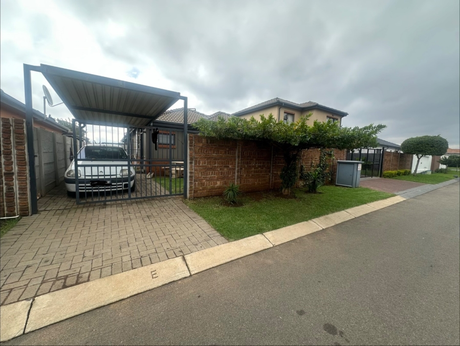 3 Bedroom Property for Sale in Albertsdal Gauteng