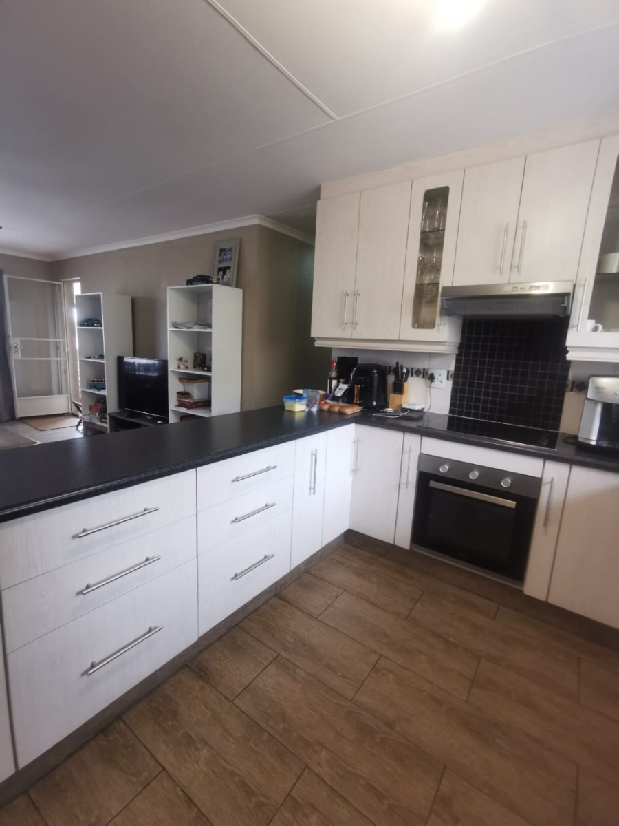 2 Bedroom Property for Sale in Eden Glen Gauteng