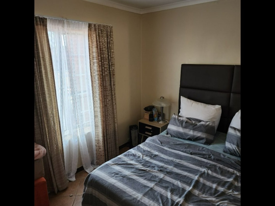 2 Bedroom Property for Sale in Eco Park Gauteng