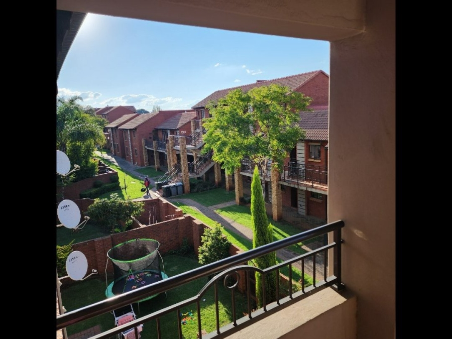 2 Bedroom Property for Sale in Eco Park Gauteng