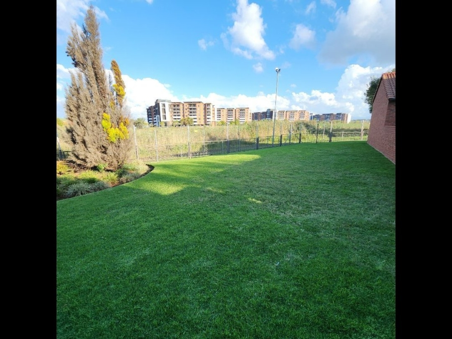 2 Bedroom Property for Sale in Eco Park Gauteng