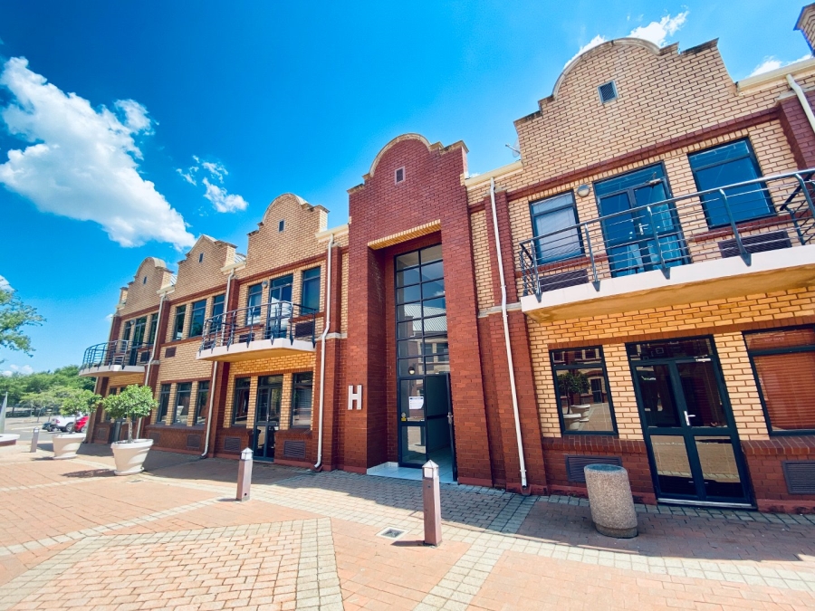 To Let Commercial Property for Rent in Faerie Glen Gauteng