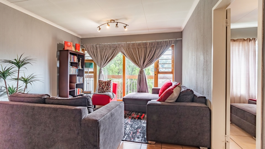 1 Bedroom Property for Sale in Corlett Gardens Gauteng