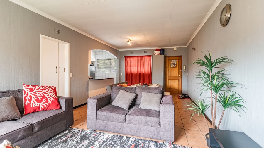 1 Bedroom Property for Sale in Corlett Gardens Gauteng