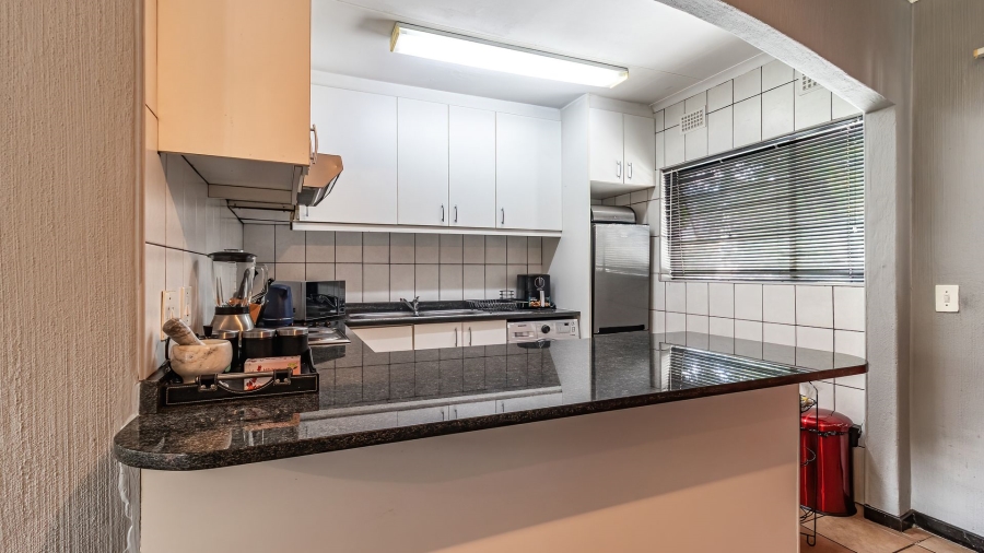 1 Bedroom Property for Sale in Corlett Gardens Gauteng