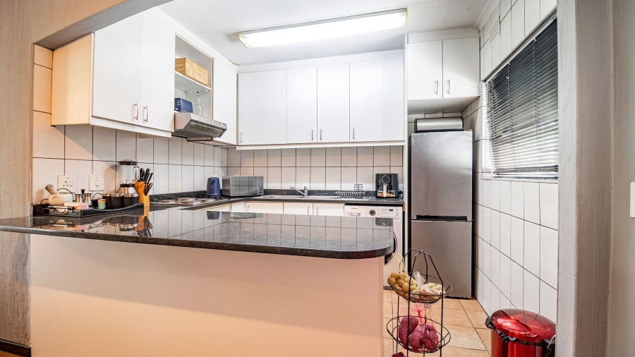 1 Bedroom Property for Sale in Corlett Gardens Gauteng