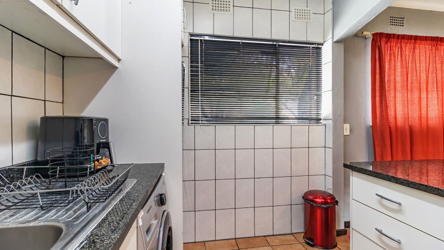 1 Bedroom Property for Sale in Corlett Gardens Gauteng