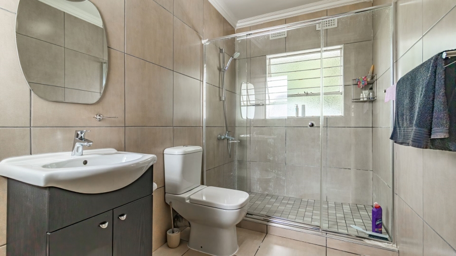 1 Bedroom Property for Sale in Corlett Gardens Gauteng