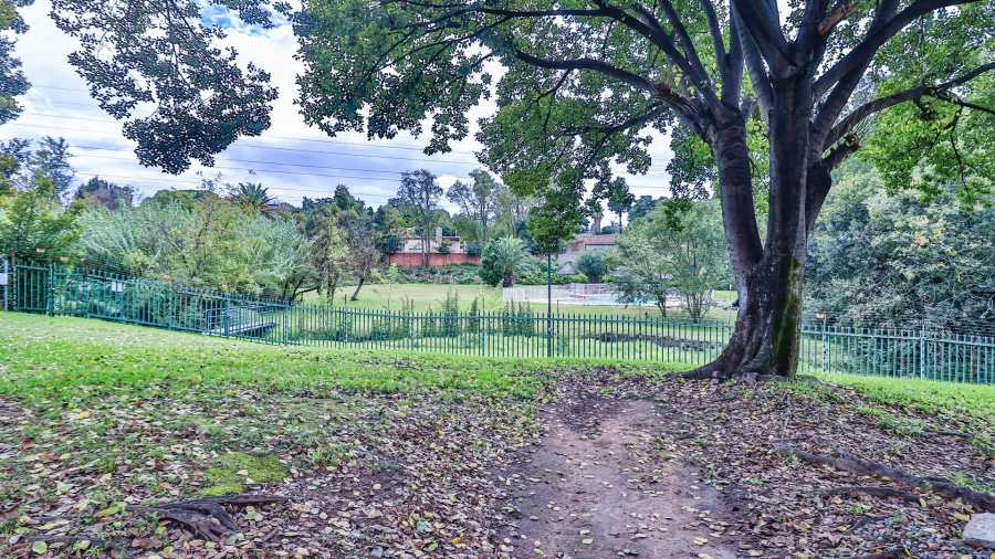 1 Bedroom Property for Sale in Corlett Gardens Gauteng