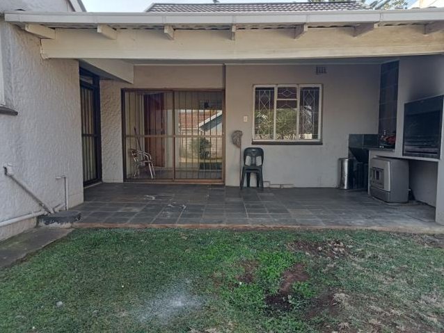 5 Bedroom Property for Sale in Wychwood Gauteng