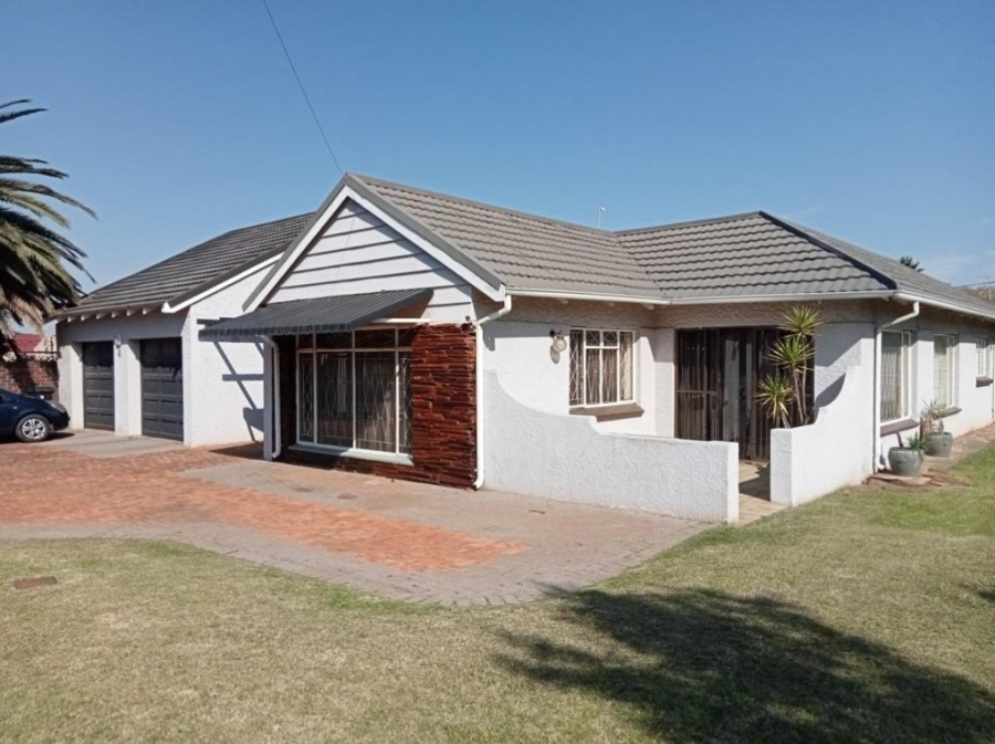 5 Bedroom Property for Sale in Wychwood Gauteng