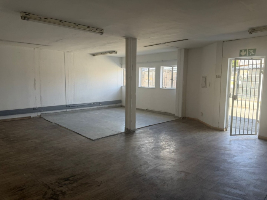  Bedroom Property for Sale in Meadowdale Gauteng