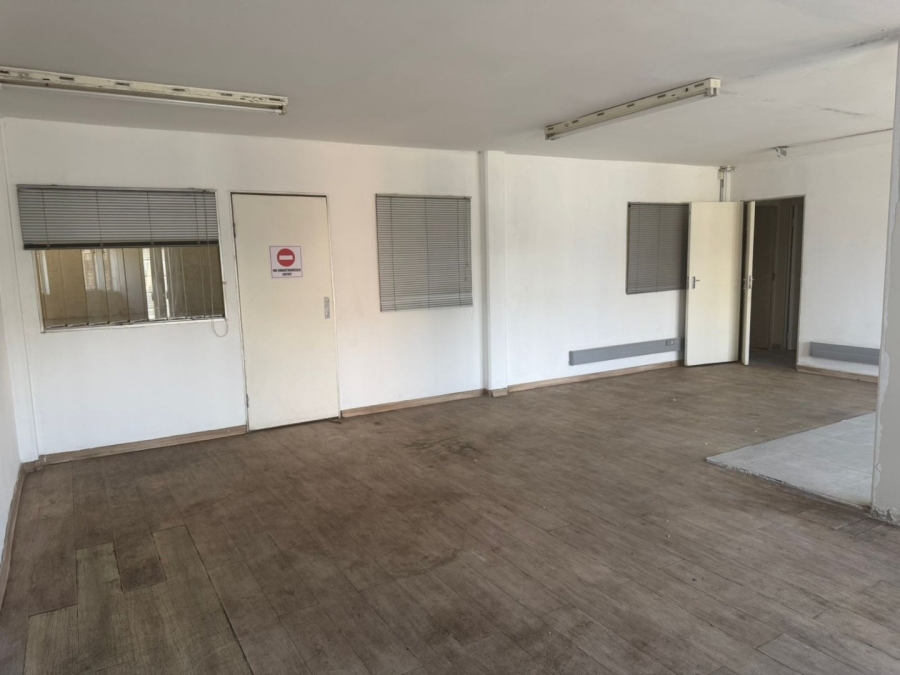  Bedroom Property for Sale in Meadowdale Gauteng