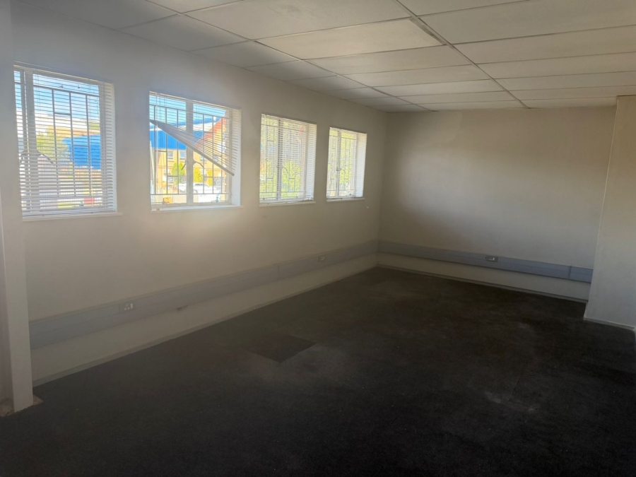  Bedroom Property for Sale in Meadowdale Gauteng