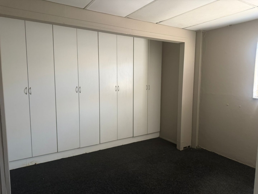  Bedroom Property for Sale in Meadowdale Gauteng