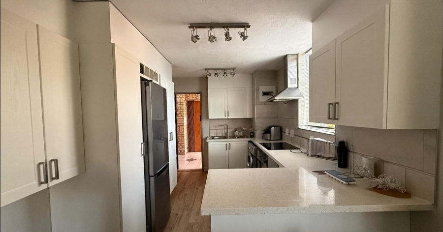 1 Bedroom Property for Sale in Hillcrest Gauteng