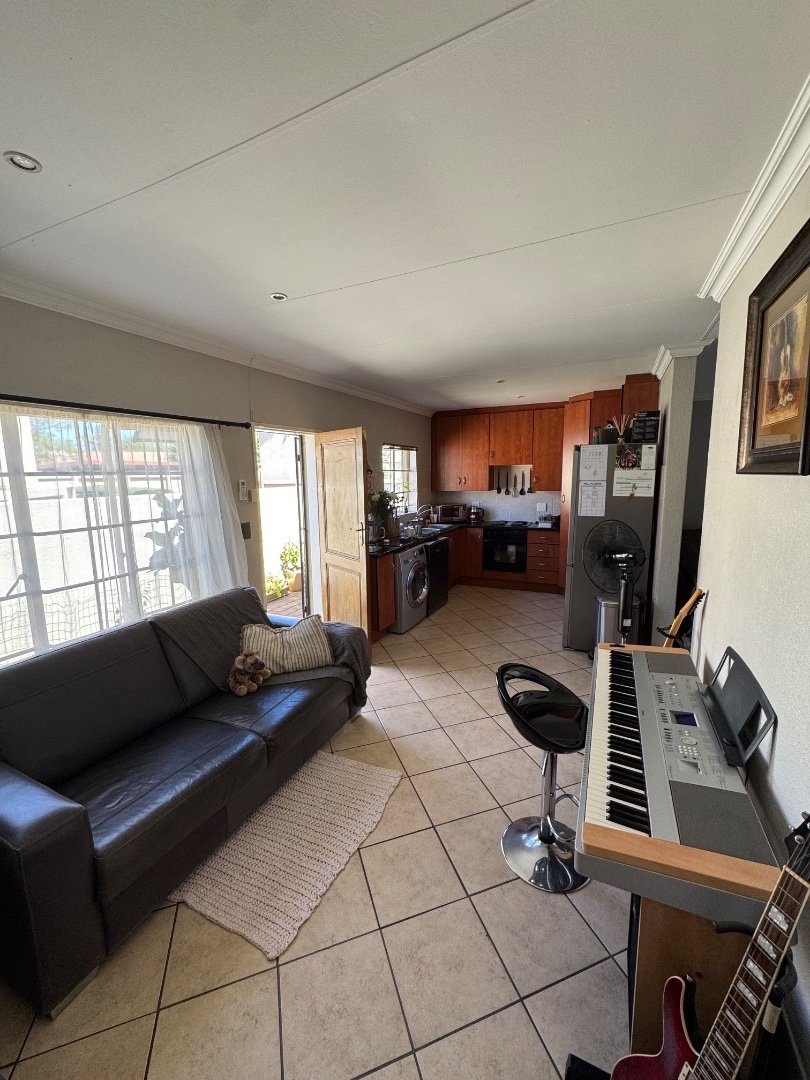 2 Bedroom Property for Sale in Annlin Gauteng