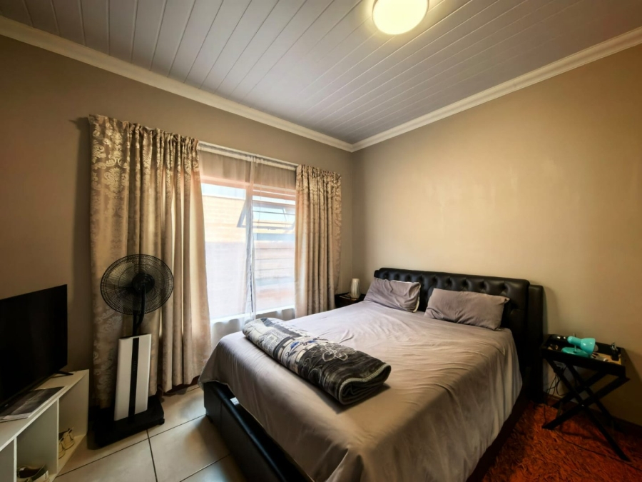 2 Bedroom Property for Sale in Christiaanville A H Gauteng