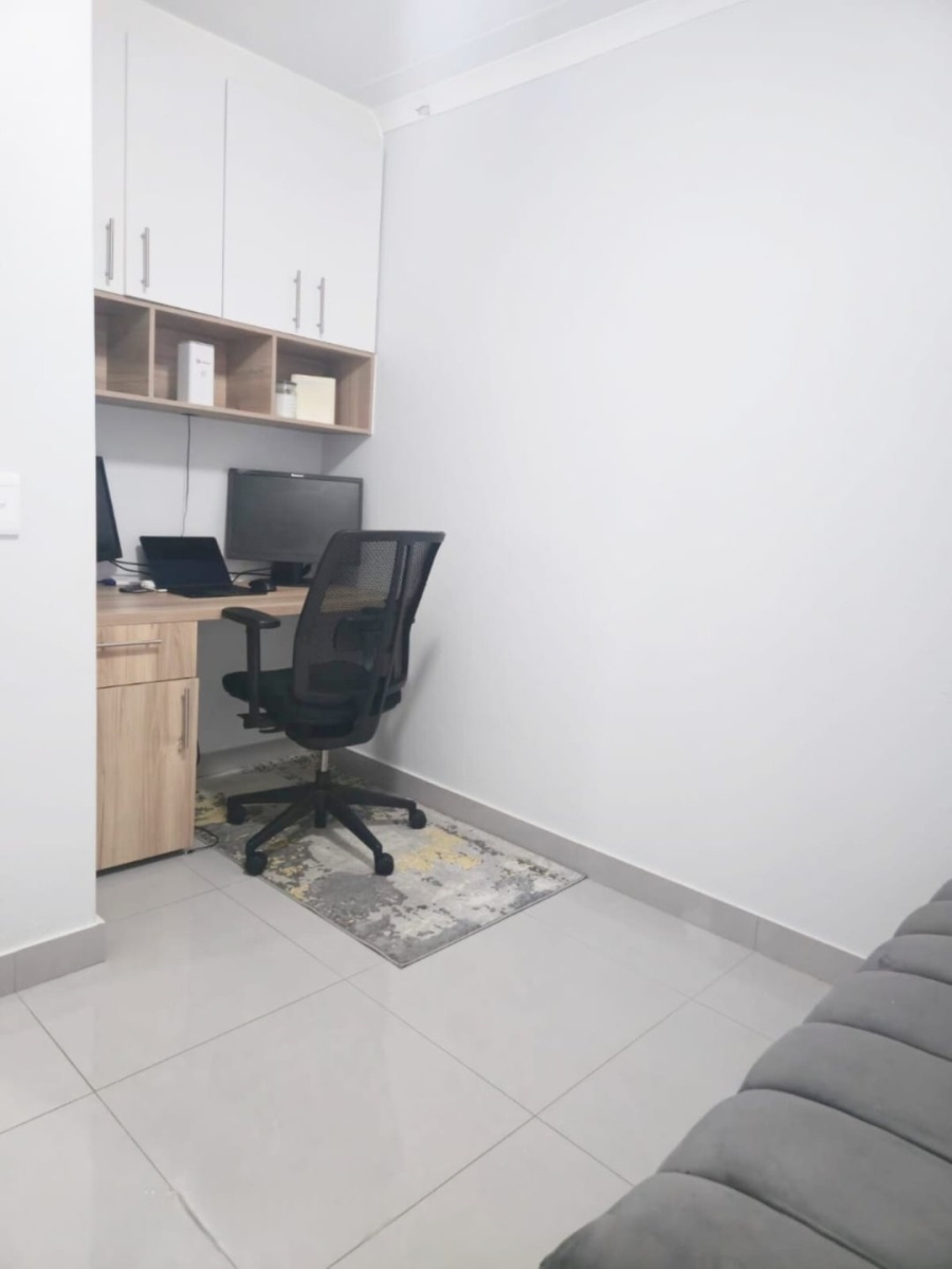 3 Bedroom Property for Sale in Blue Hills AH Gauteng