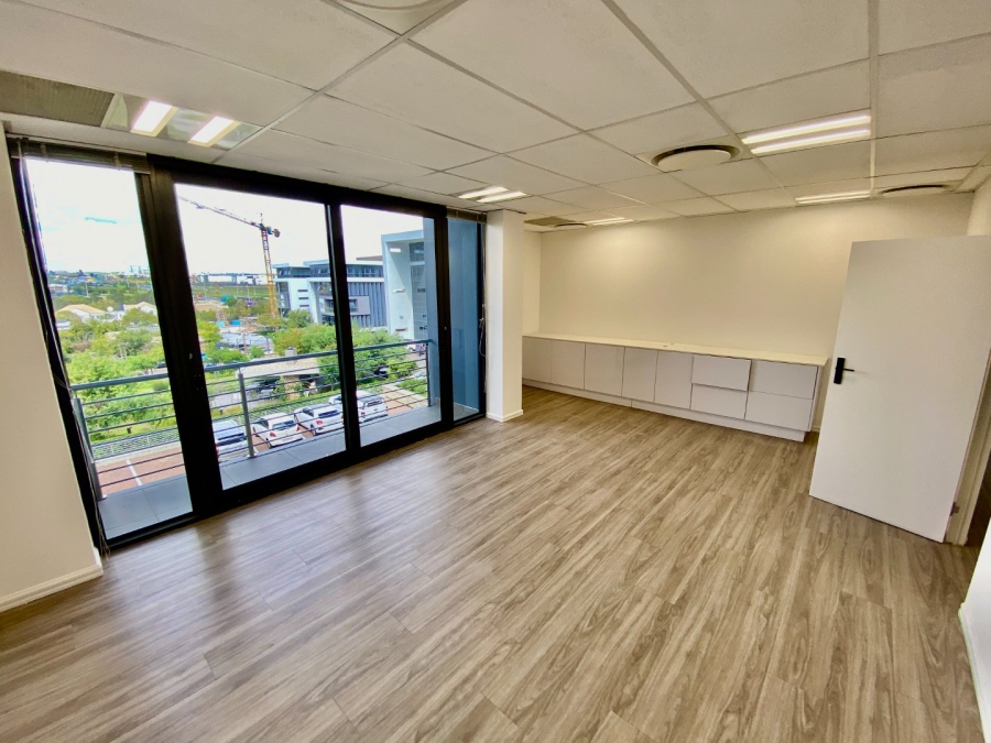 To Let Commercial Property for Rent in Vorna Valley Gauteng