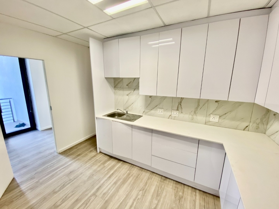 To Let Commercial Property for Rent in Vorna Valley Gauteng