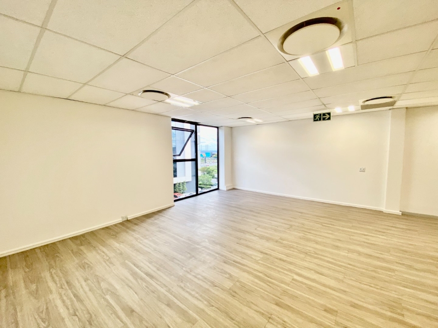 To Let Commercial Property for Rent in Vorna Valley Gauteng