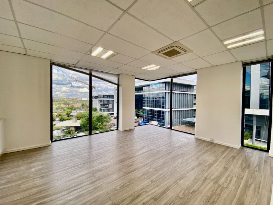 To Let Commercial Property for Rent in Vorna Valley Gauteng