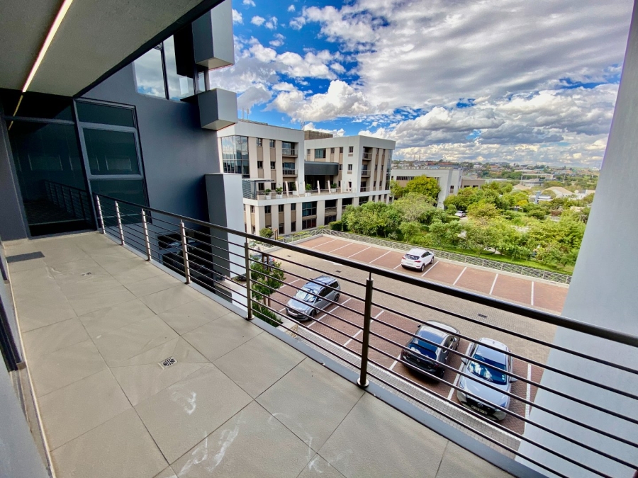To Let Commercial Property for Rent in Vorna Valley Gauteng