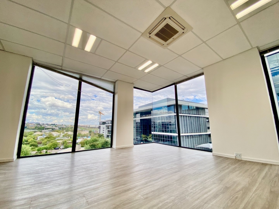 To Let Commercial Property for Rent in Vorna Valley Gauteng