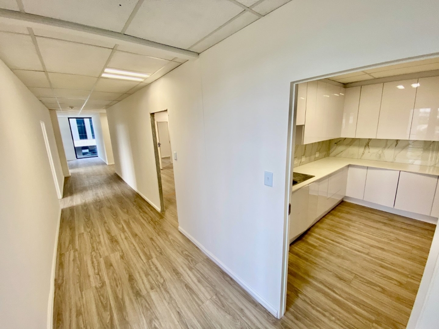 To Let Commercial Property for Rent in Vorna Valley Gauteng