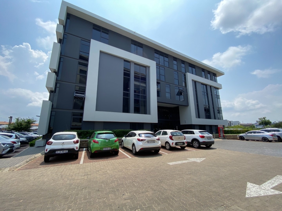 To Let Commercial Property for Rent in Vorna Valley Gauteng