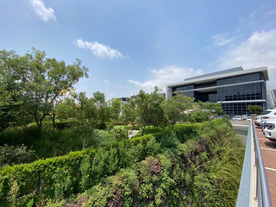 To Let Commercial Property for Rent in Vorna Valley Gauteng