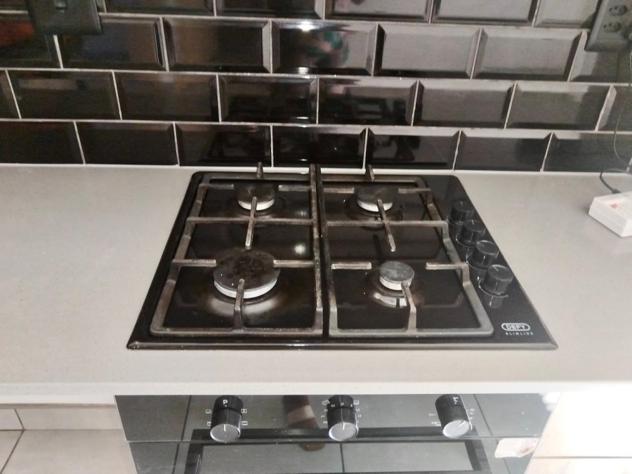 2 Bedroom Property for Sale in Orlando Gauteng