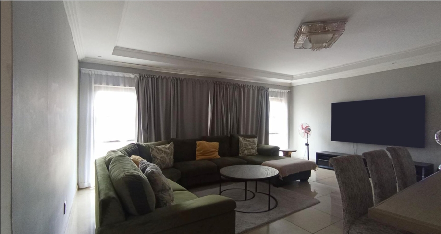 5 Bedroom Property for Sale in Magaliesberg Country Estate Gauteng