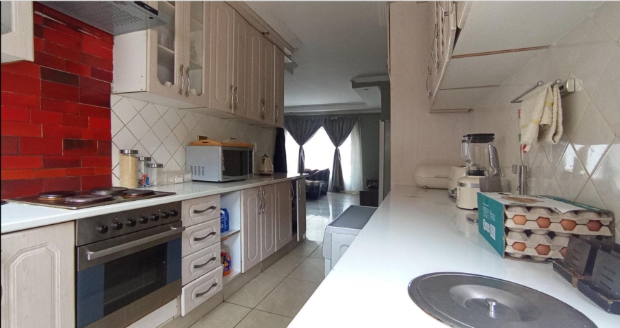 5 Bedroom Property for Sale in Magaliesberg Country Estate Gauteng